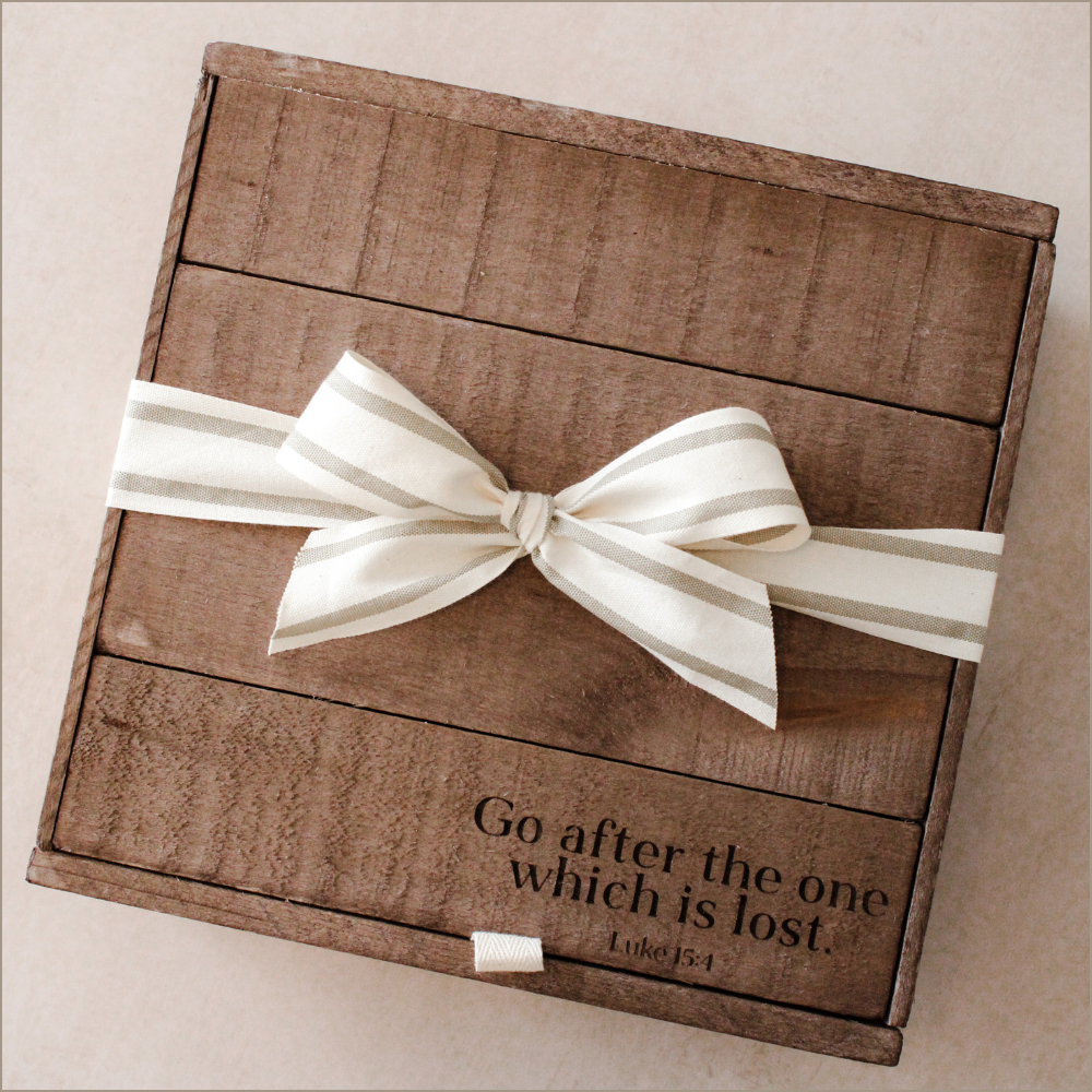 Stained Keepsake Gift Box w/ Engraving