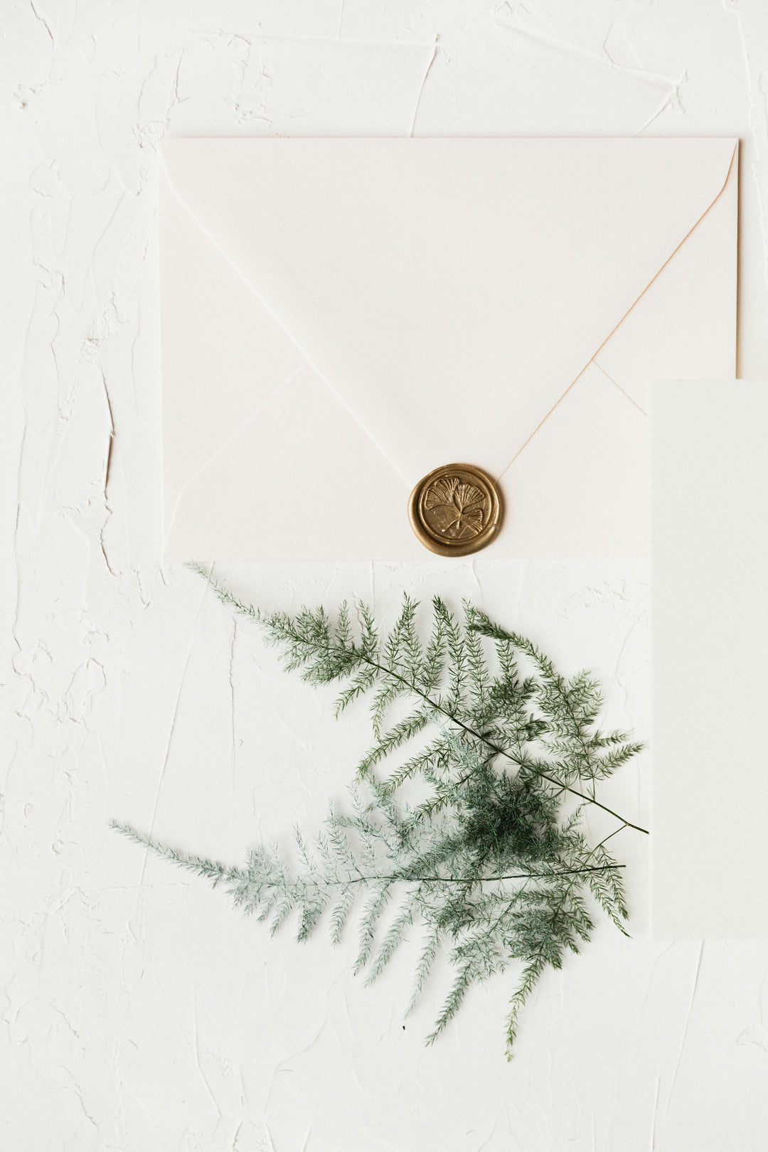 More Than “Happy Holidays”: How to Write a Thoughtful Holiday Card